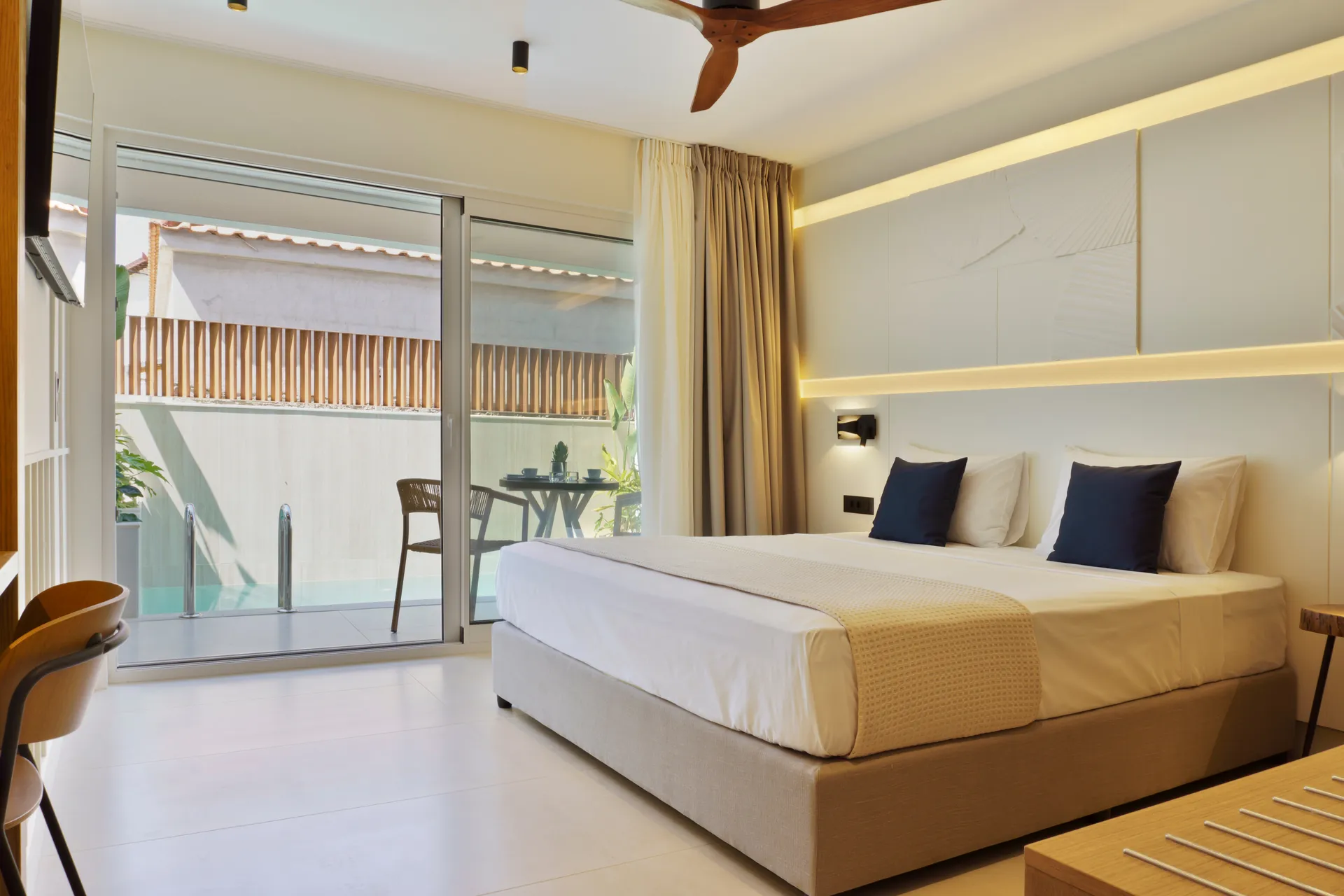 Tiara Holidays - Palm Boutique Suites - Comfort Suite with Private Pool - bedroom